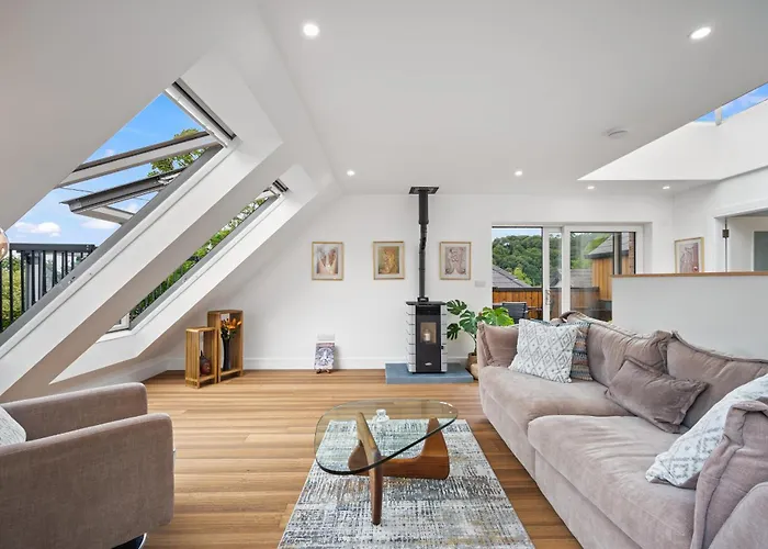 Herons Nest יוגאל